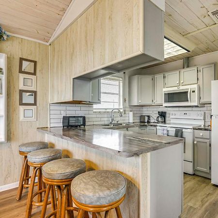 Galveston Home With Spacious Deck Steps To Beach! Экстерьер фото