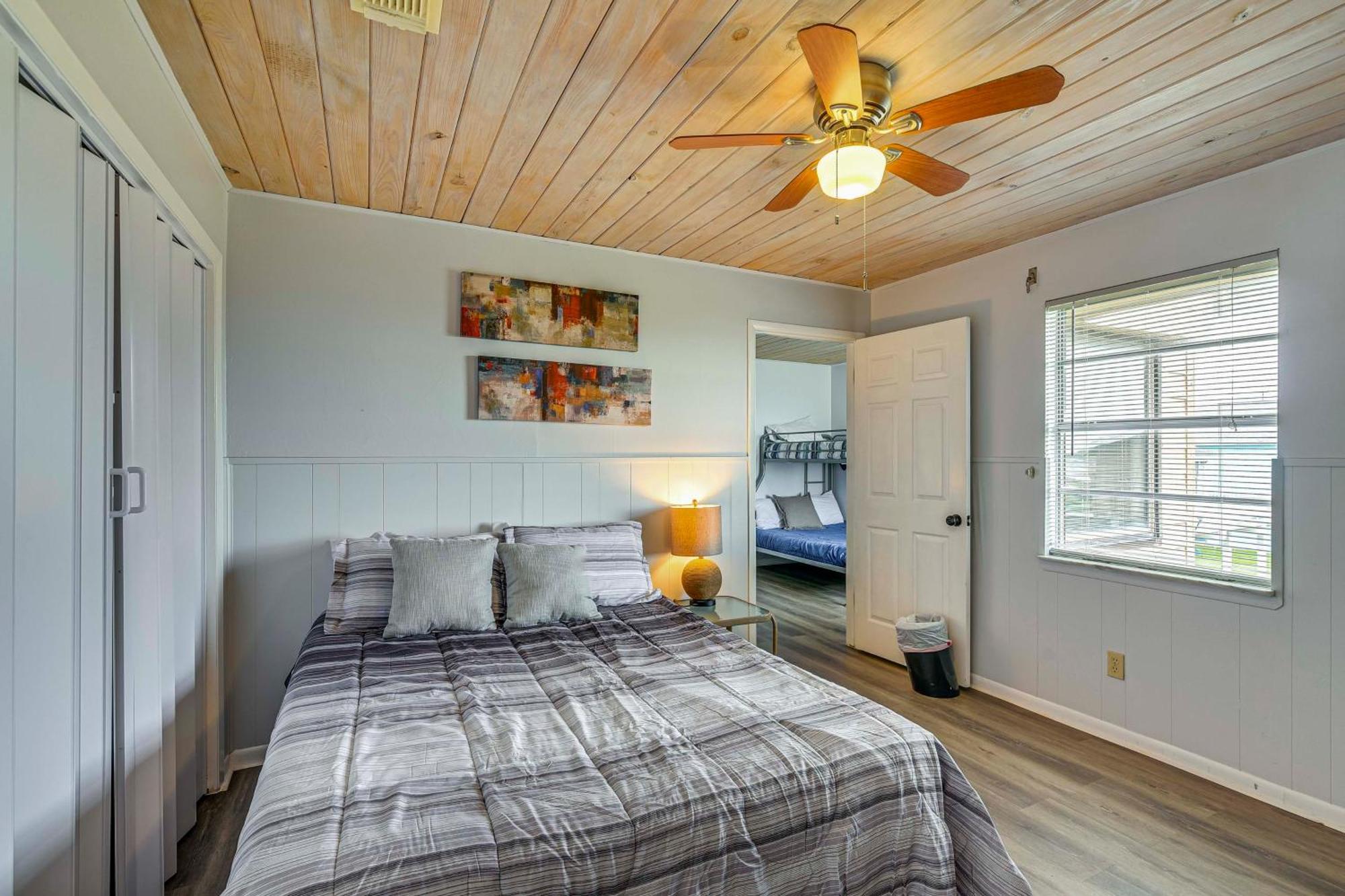 Galveston Home With Spacious Deck Steps To Beach! Экстерьер фото